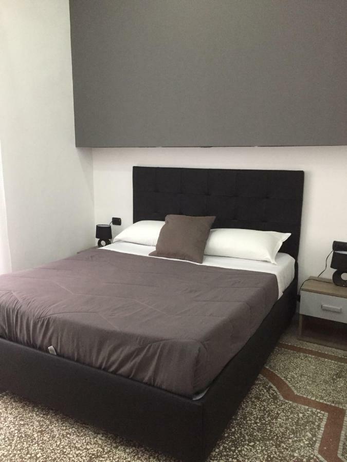 Mb95 - Mezzocannone Luxurious Bed&Breakfast Nápoles Exterior foto