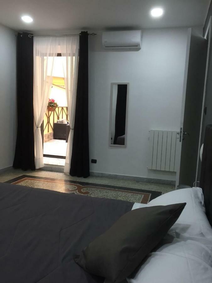 Mb95 - Mezzocannone Luxurious Bed&Breakfast Nápoles Exterior foto