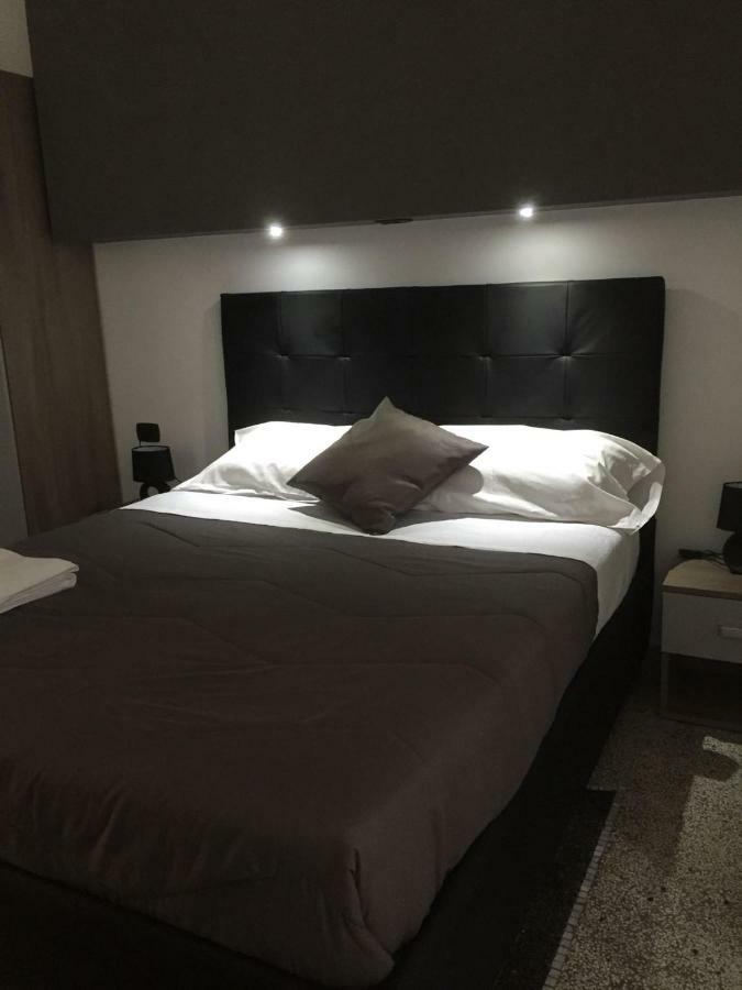 Mb95 - Mezzocannone Luxurious Bed&Breakfast Nápoles Exterior foto